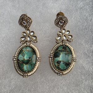 Elegant Gold and Green Earrings